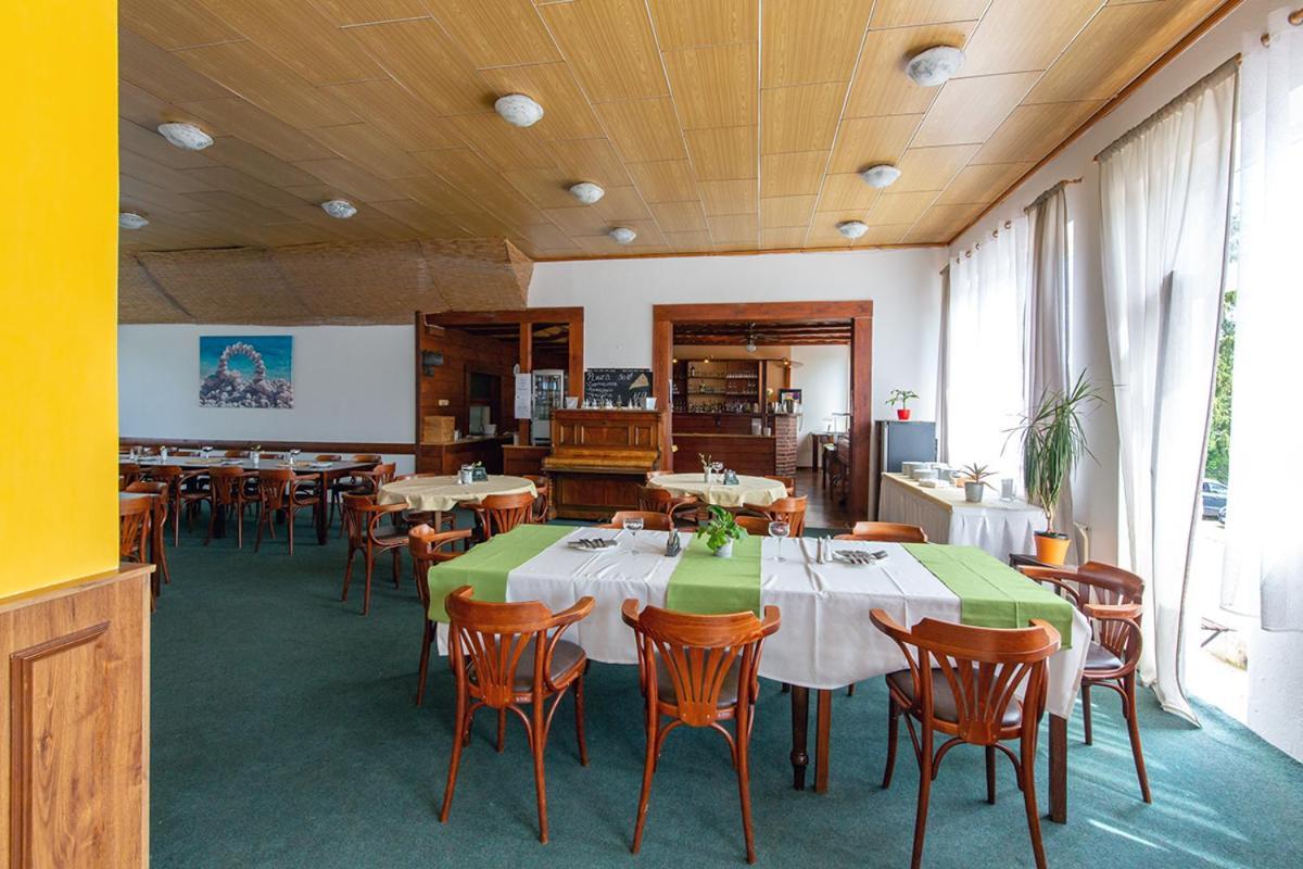 Holiday Park Vrchlabi - Lisci Farma Екстер'єр фото