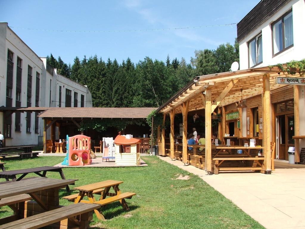 Holiday Park Vrchlabi - Lisci Farma Екстер'єр фото