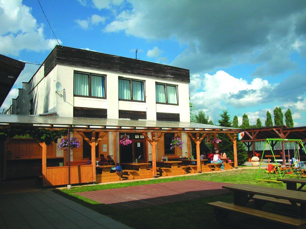 Holiday Park Vrchlabi - Lisci Farma Екстер'єр фото